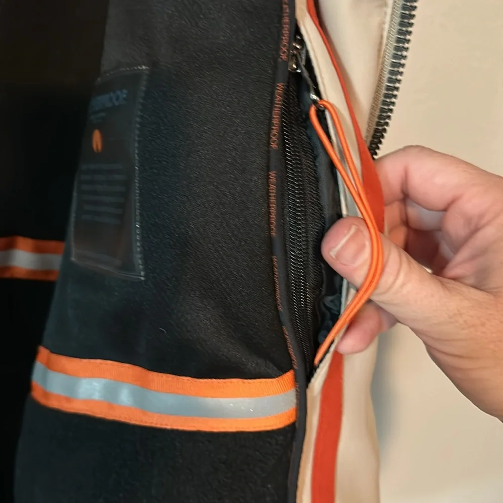 Weatherproof jacket - Picture 12 of 14